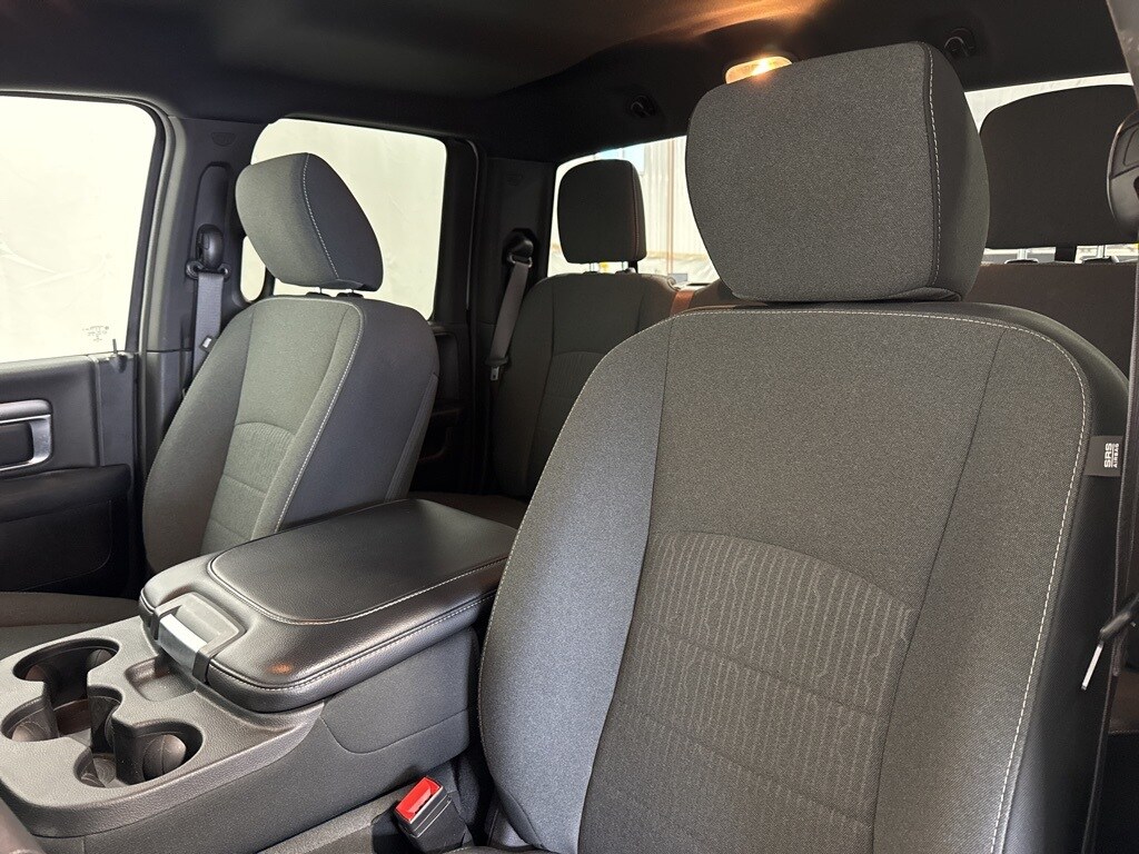 2021 Ram 1500 Classic Warlock photo 4