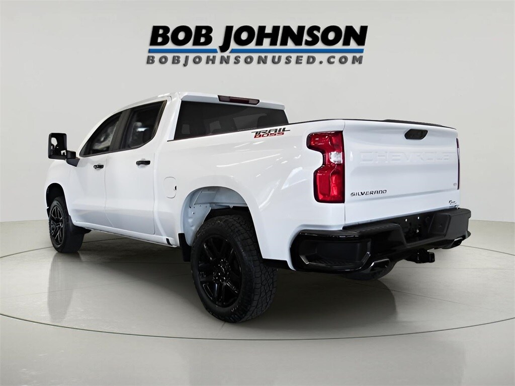 2022 Chevrolet Silverado 1500 LT Trail Boss photo 2