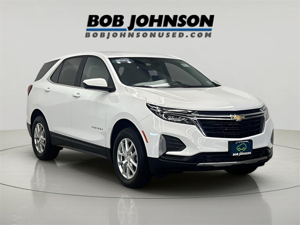2022 Chevrolet Equinox LT photo 2