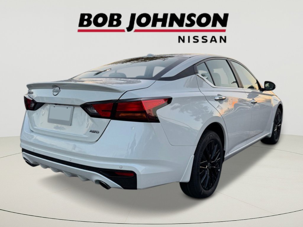 2025 Nissan Altima SV photo 3