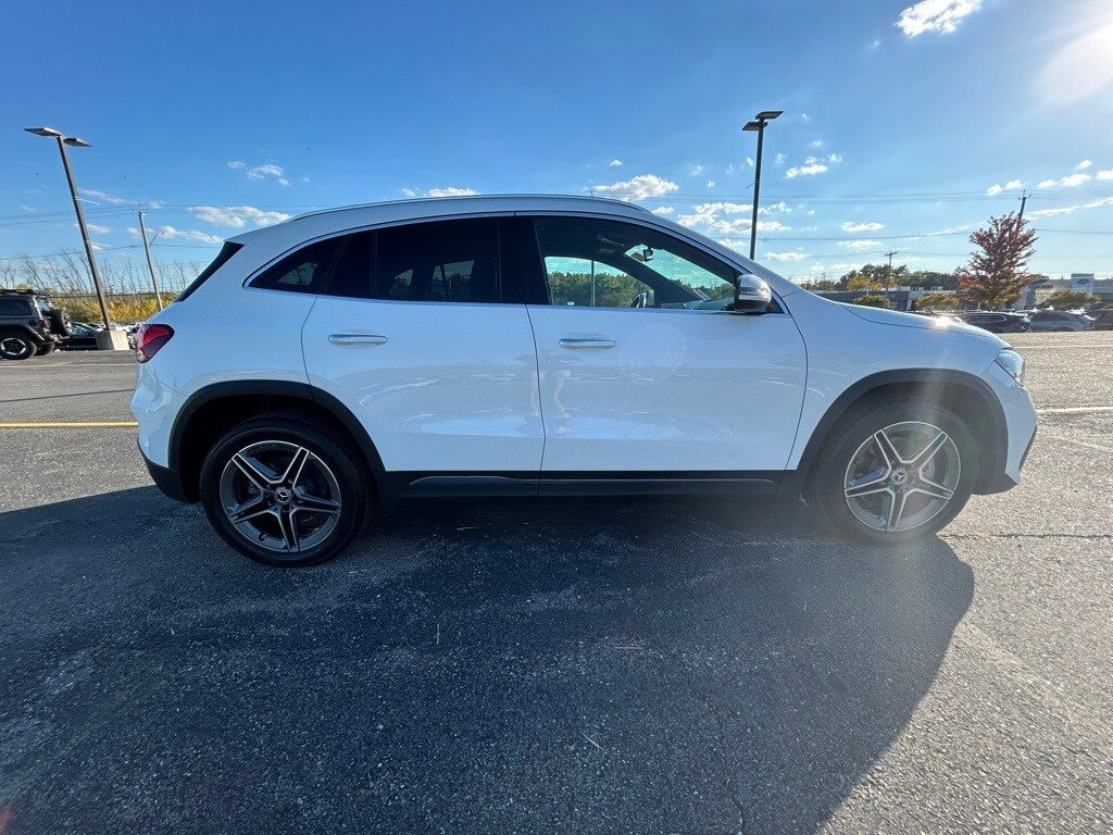 2022 Mercedes Benz GLA 250 4MATIC photo 3