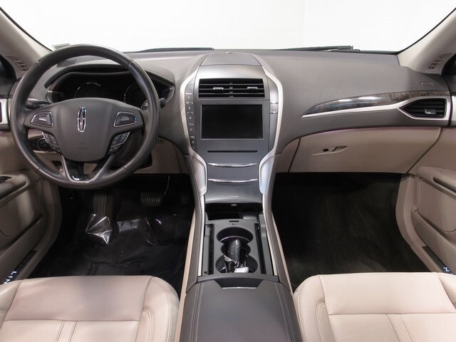 2016 Lincoln MKZ Base photo 2