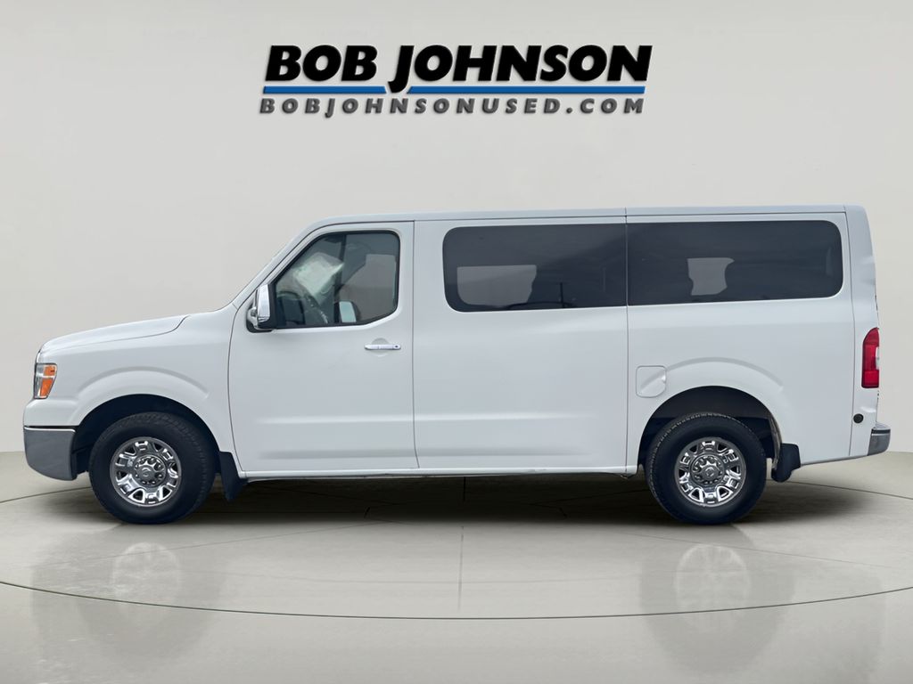 2016 Nissan NV3500 photo 2
