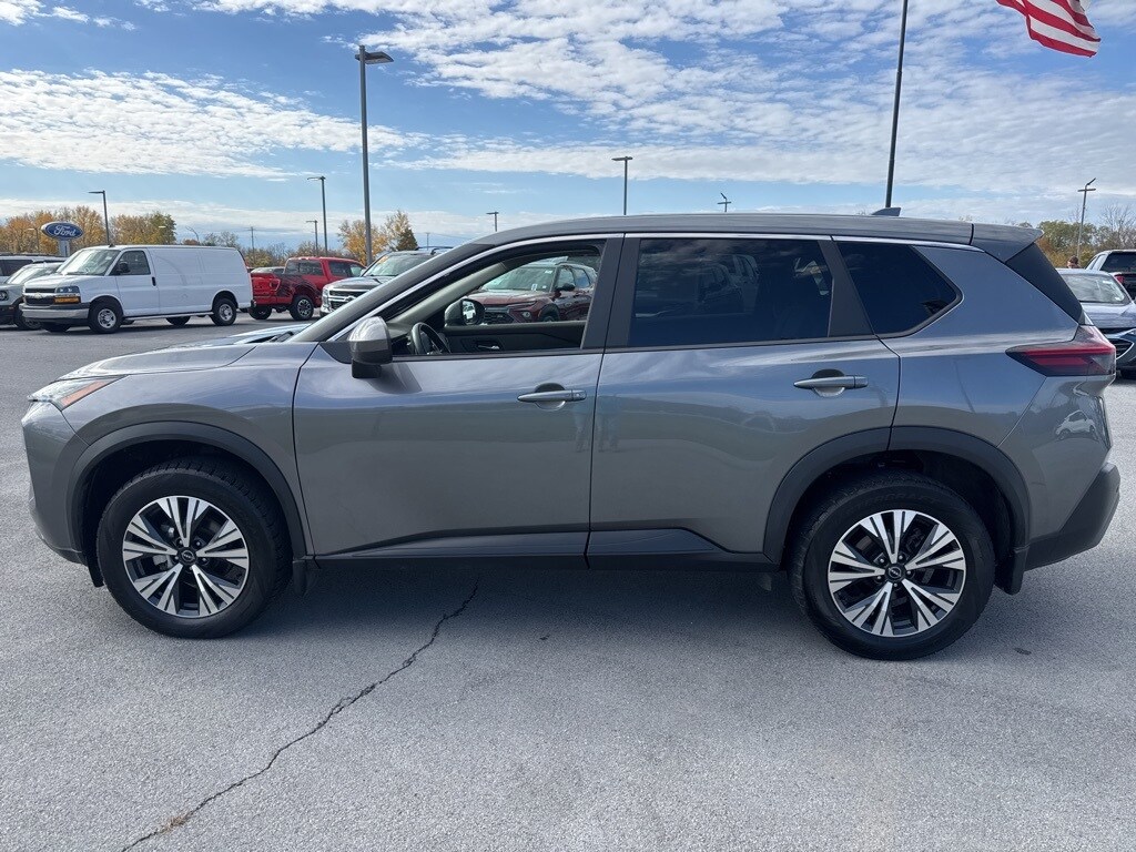 2023 Nissan Rogue SV photo 3