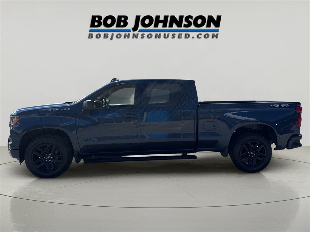2023 Chevrolet Silverado 1500 Custom photo 4