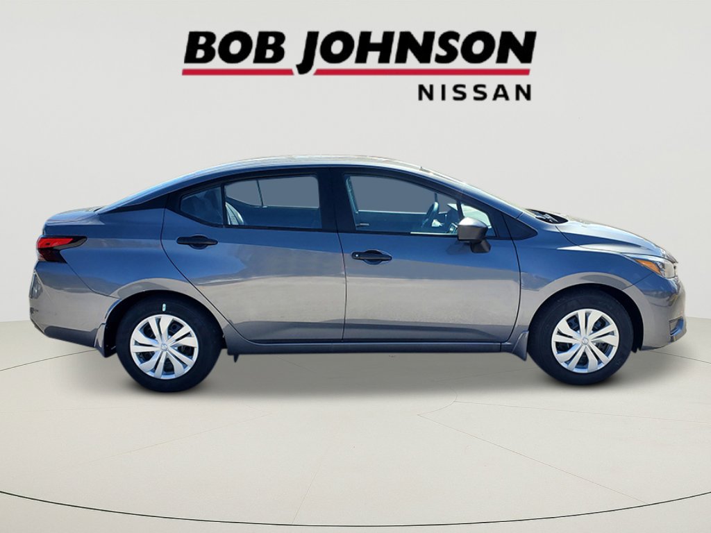 2025 Nissan Versa 1.6 S photo 2
