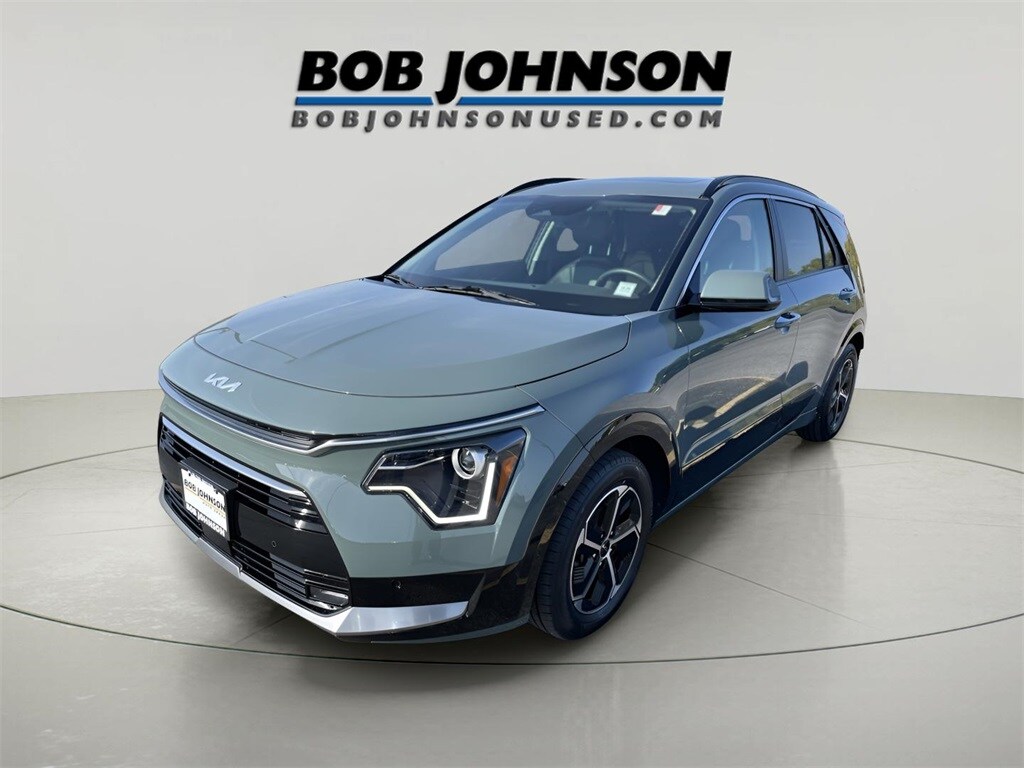 2023 Kia Niro SX photo 2
