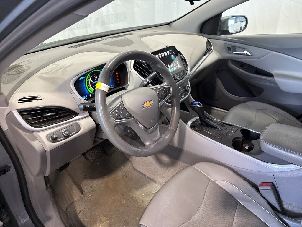2018 Chevrolet Volt LT photo 3