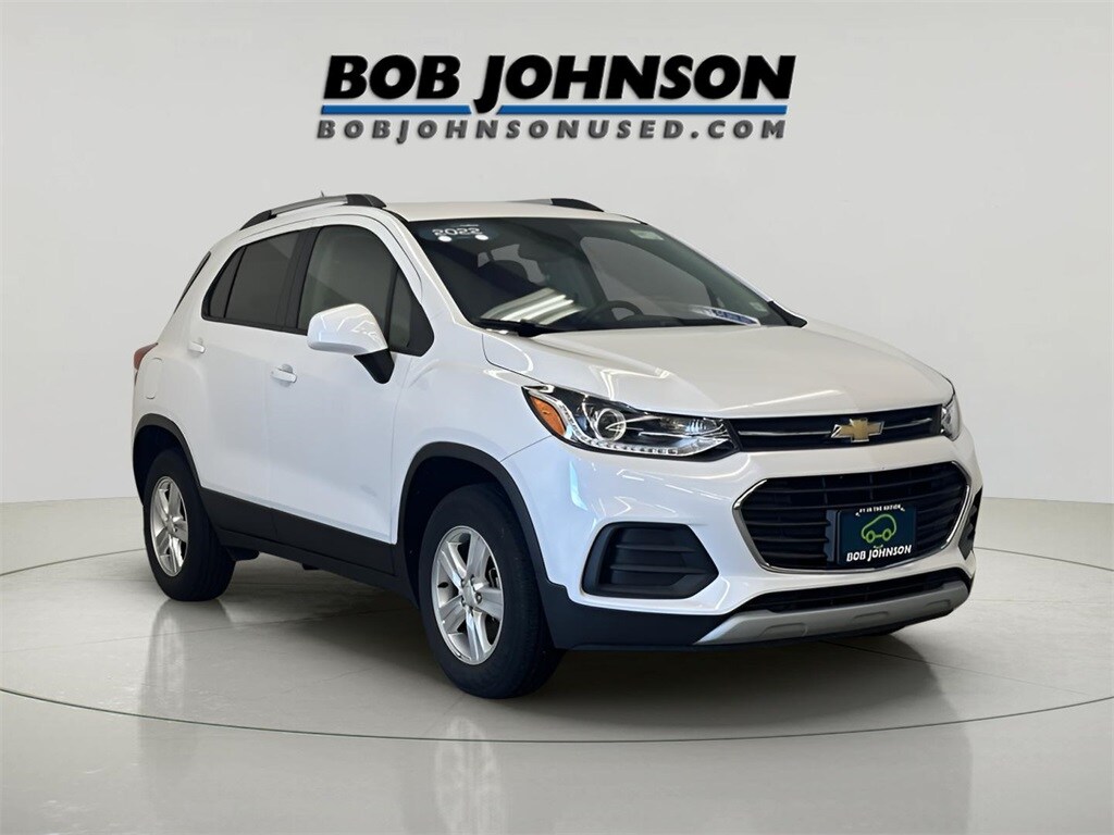 2022 Chevrolet Trax LT photo 2