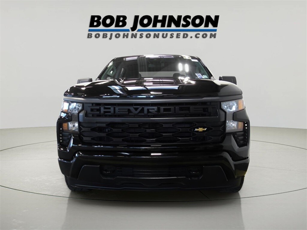 2023 Chevrolet Silverado 1500 photo 3