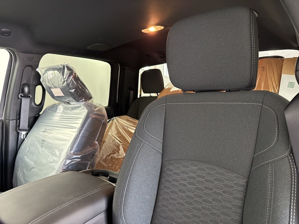 2025 Ram 2500 Big Horn photo 4