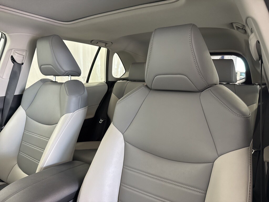 2024 Toyota RAV4 Hybrid XLE Premium photo 4
