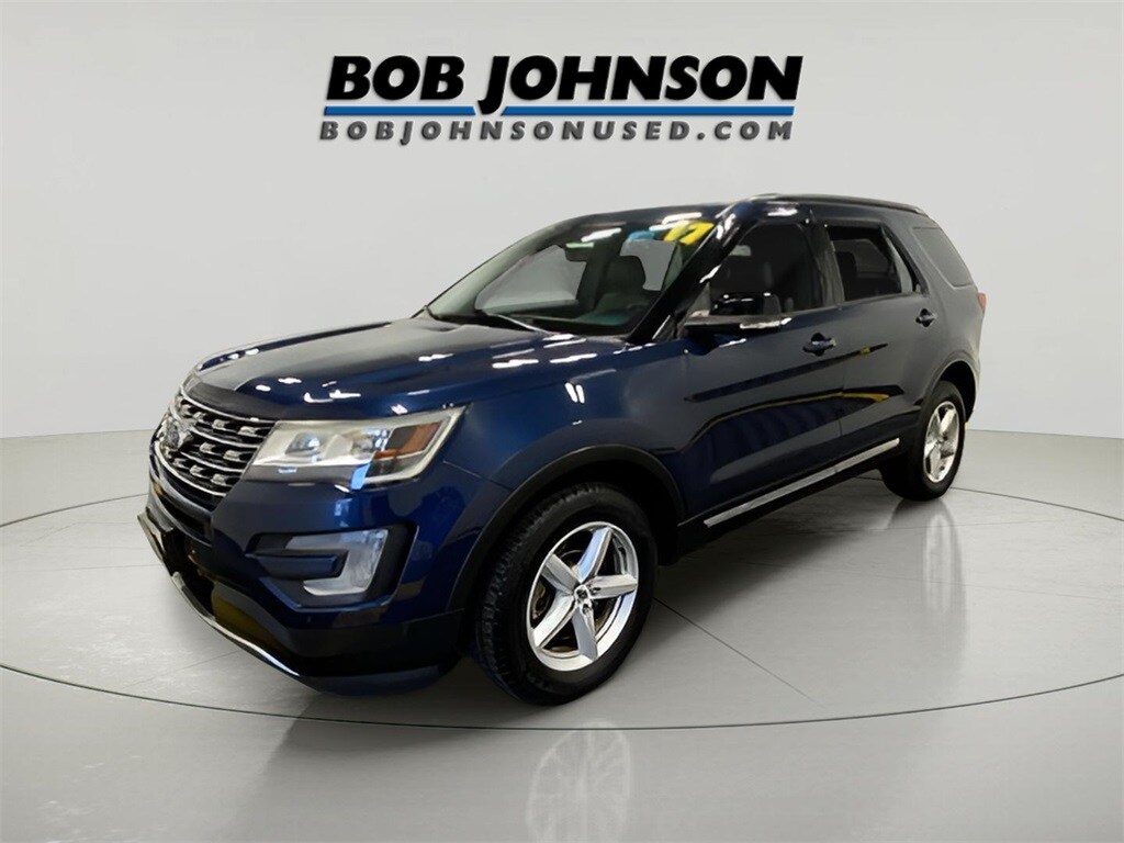 2017 Ford Explorer XLT photo 2
