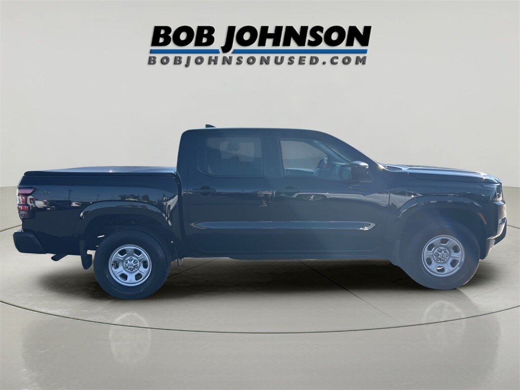 2022 Nissan Frontier Crew Cab S photo 2