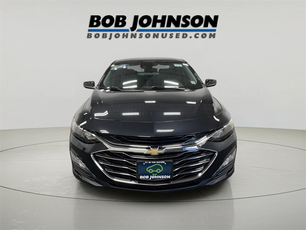 2022 Chevrolet Malibu 1LT photo 2