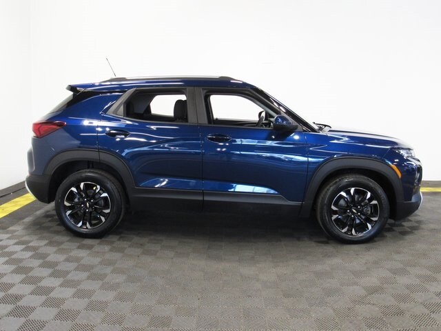 2023 Chevrolet Trailblazer LT photo 3