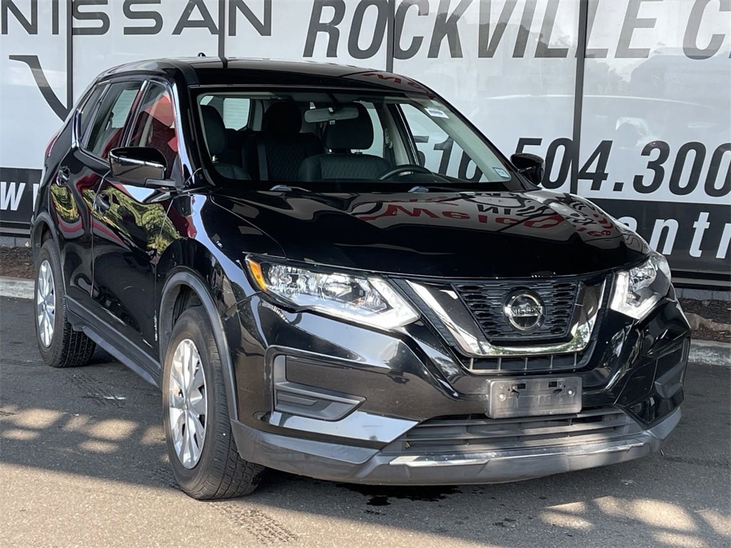 Certified 2018 Nissan Rogue S with VIN KNMAT2MV4JP526749 for sale in Rockville Centre, NY