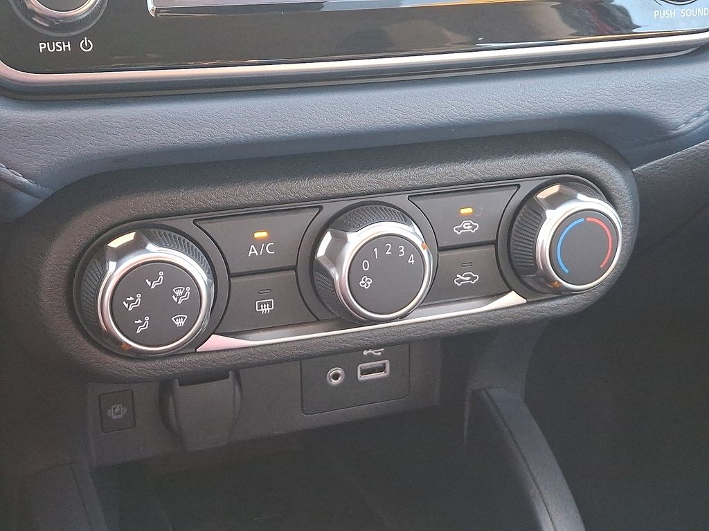 2025 Nissan Versa Sedan SV - Photo 16
