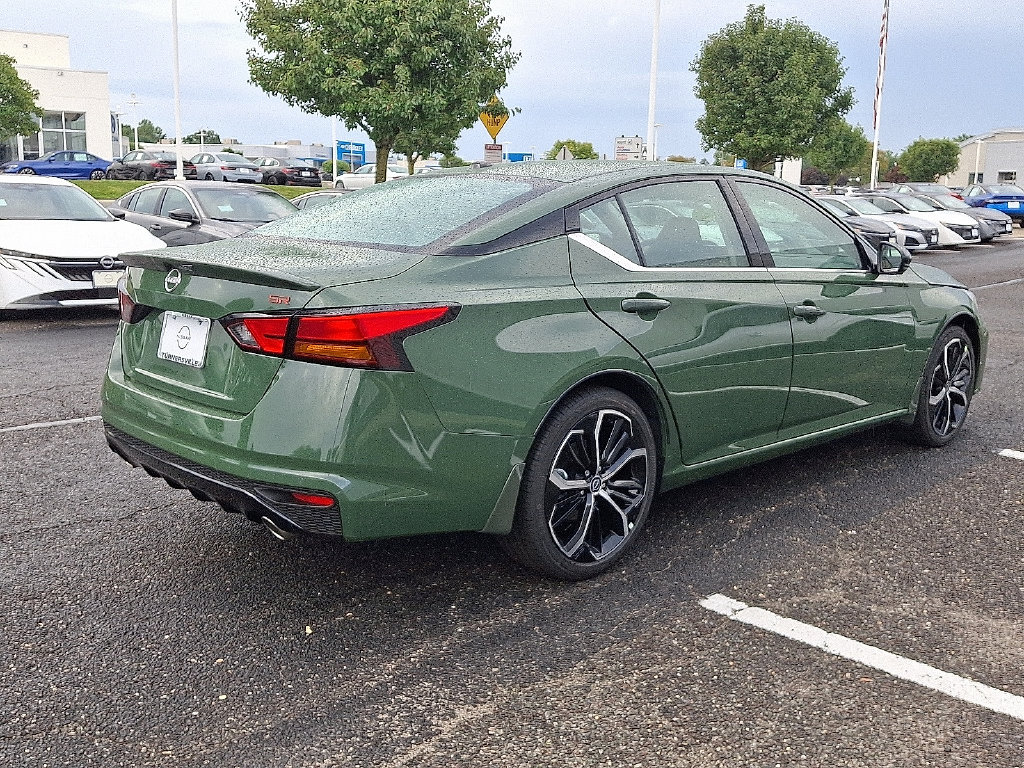 New 2026 Nissan Altima SR Sedan