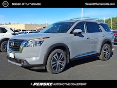2025 Nissan Pathfinder Platinum SUV