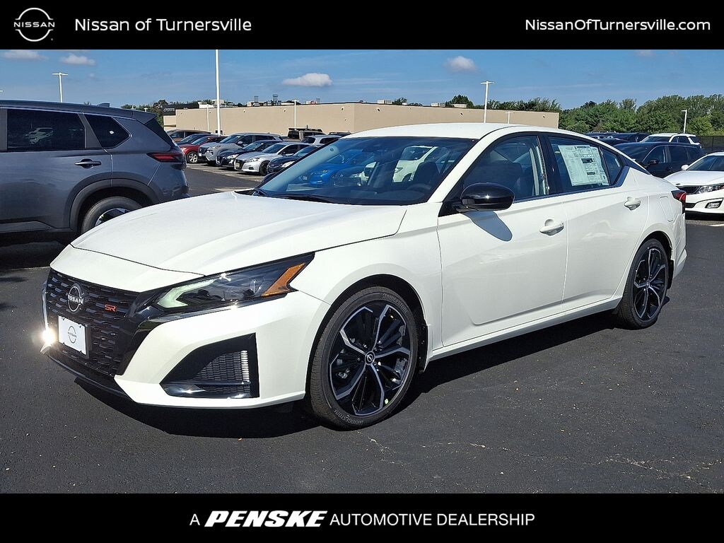 New 2025 Nissan Altima SR Sedan