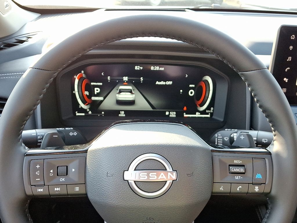 2025 Nissan Rogue Platinum - Photo 10