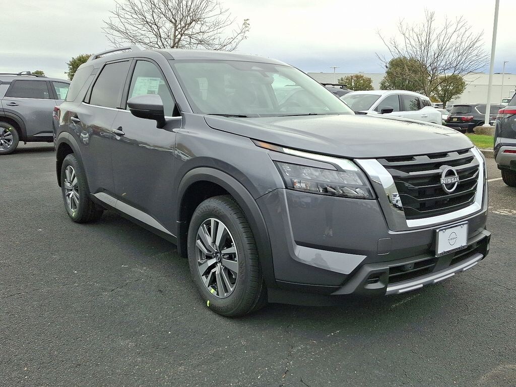 New 2025 Nissan Pathfinder SL SUV