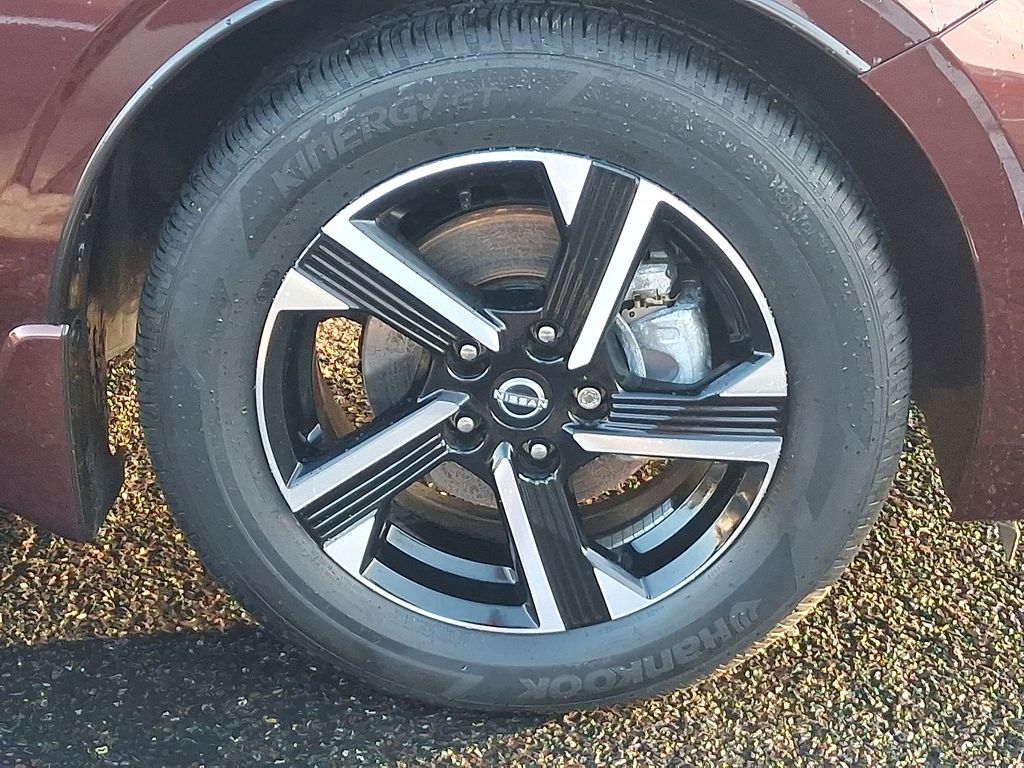 2025 Nissan Sentra SV - Photo 8