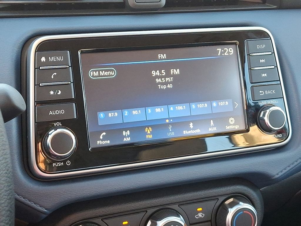 2025 Nissan Versa Sedan SV - Photo 17