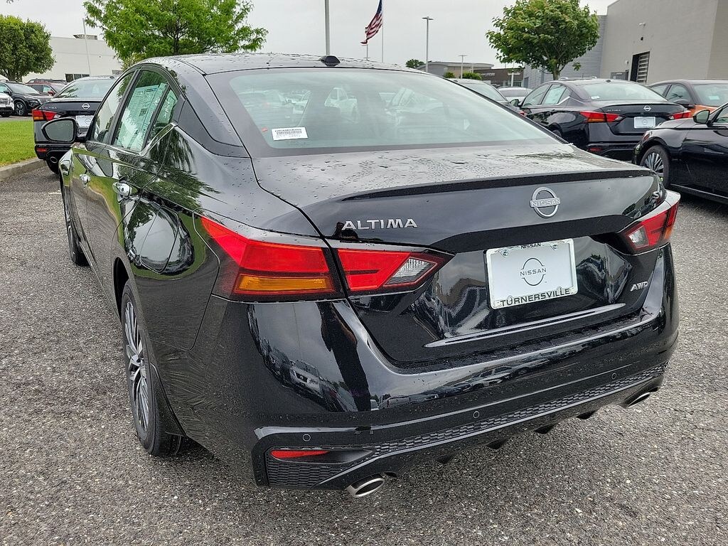 New 2025 Nissan Altima SV Sedan