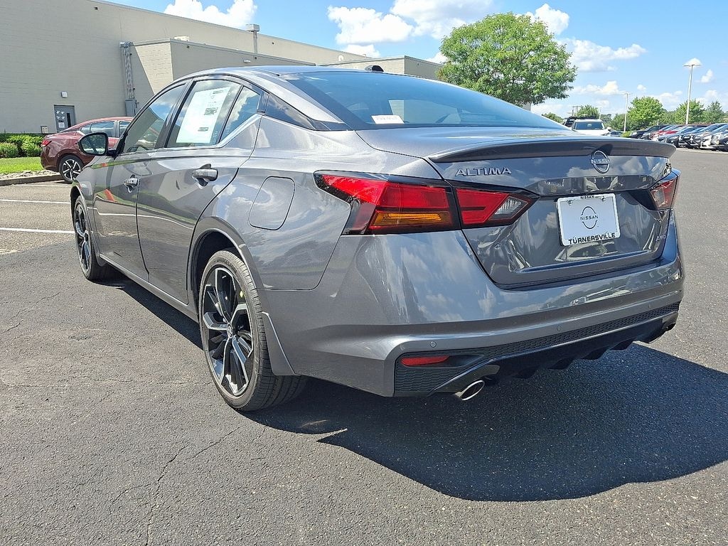 New 2026 Nissan Altima SR Sedan
