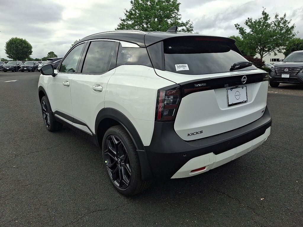 New 2026 Nissan Kicks SR SUV