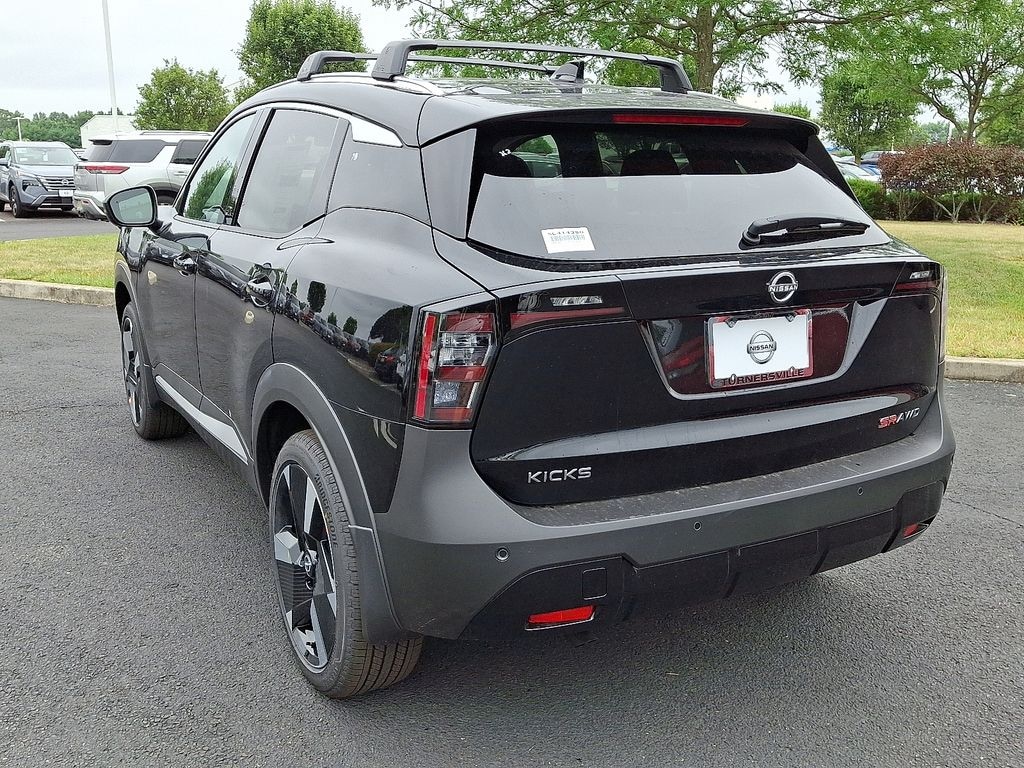 New 2025 Nissan Kicks SR SUV