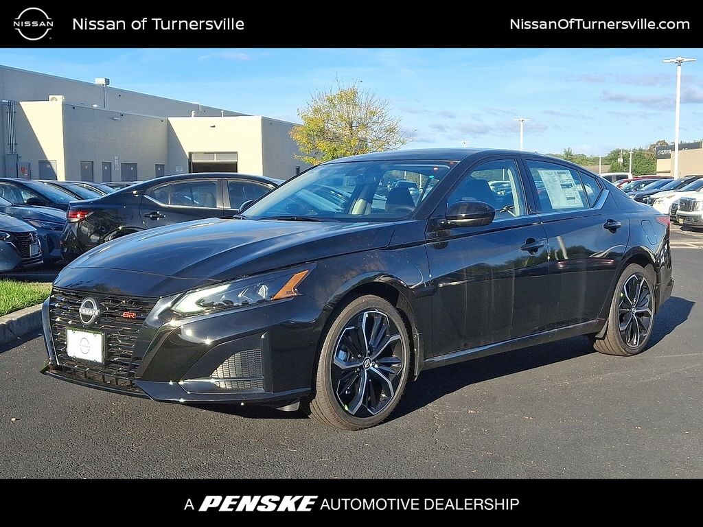 New 2025 Nissan Altima SR Sedan