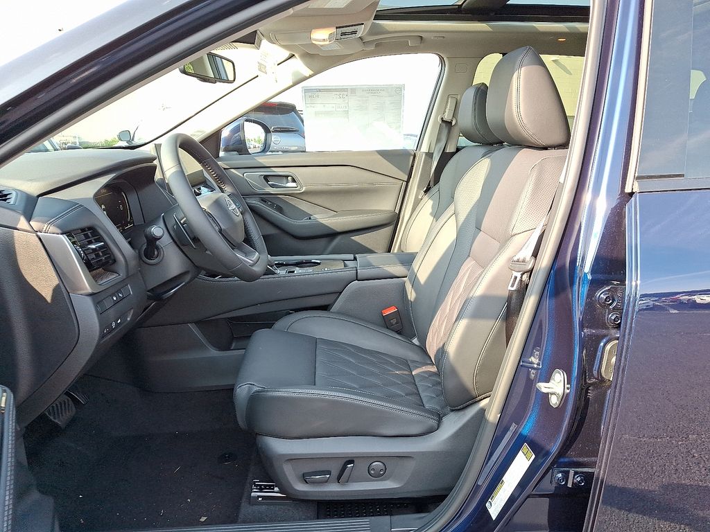 2025 Nissan Rogue Platinum - Photo 7