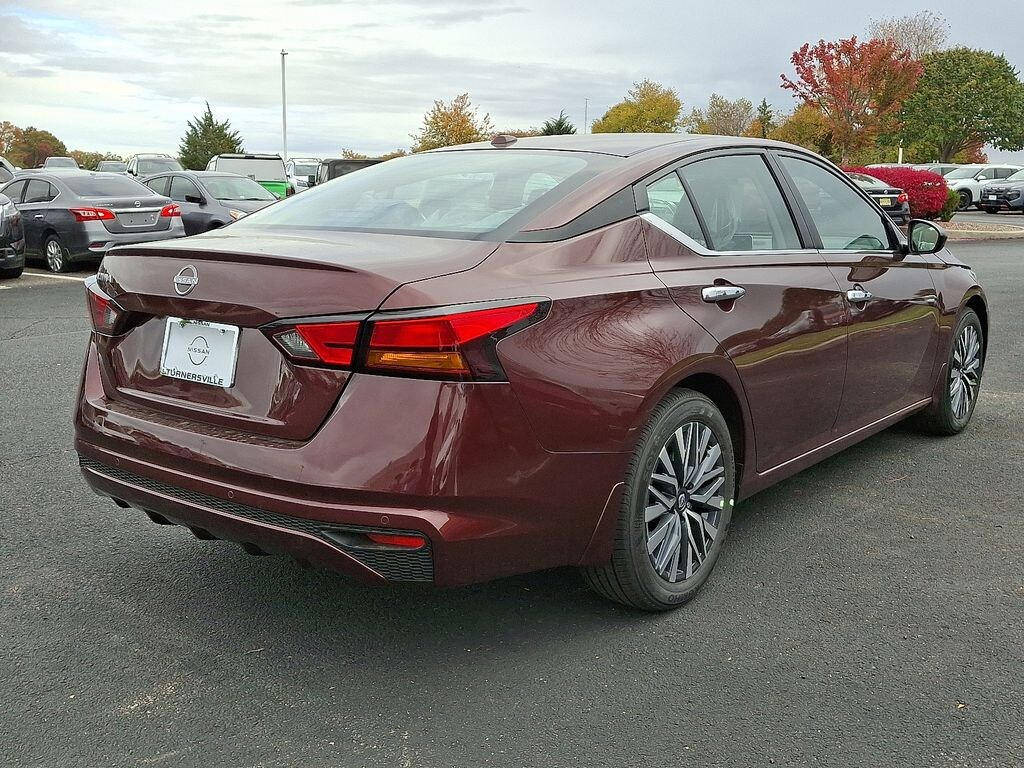New 2025 Nissan Altima SV Sedan