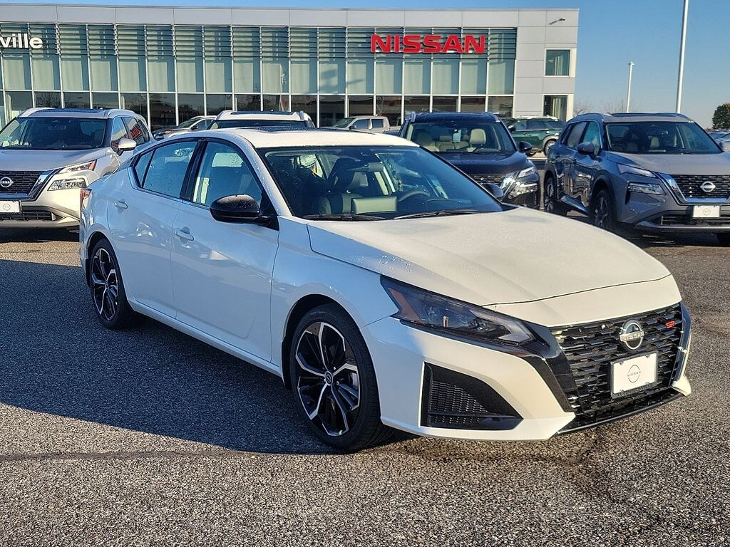 New 2025 Nissan Altima SR Sedan