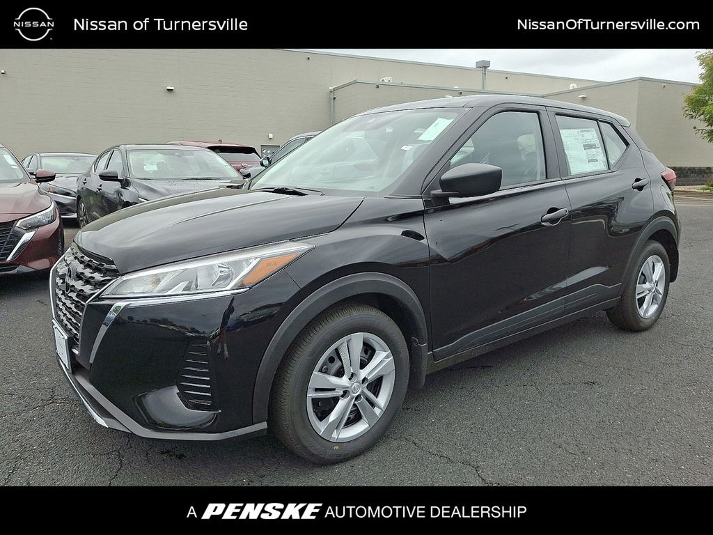 New 2025 Nissan Kicks Play S SUV
