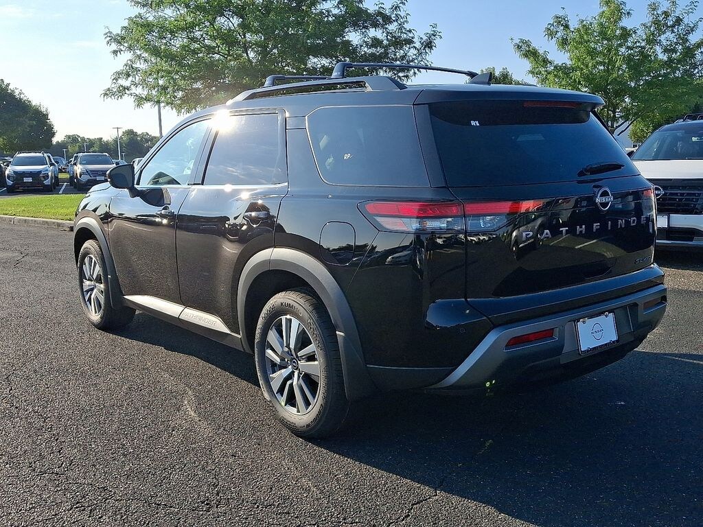 New 2026 Nissan Pathfinder SL SUV