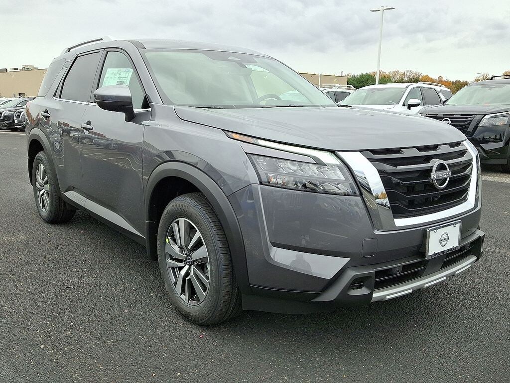 New 2025 Nissan Pathfinder SL SUV