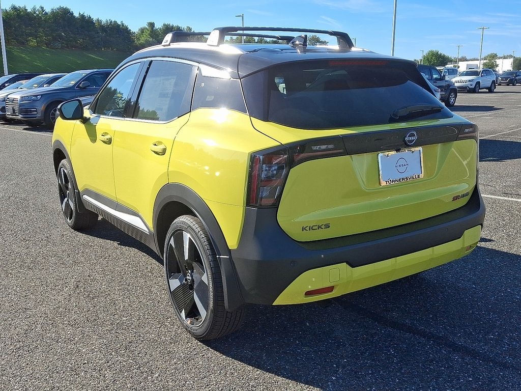 New 2026 Nissan Kicks SR SUV