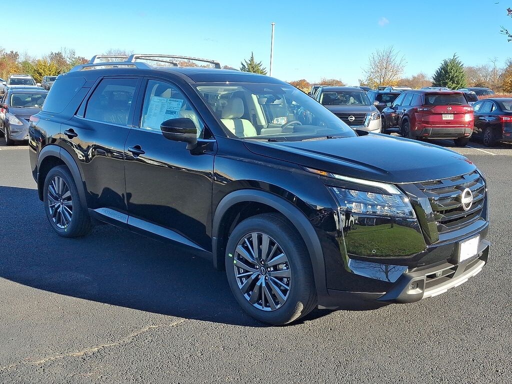 New 2025 Nissan Pathfinder SL SUV