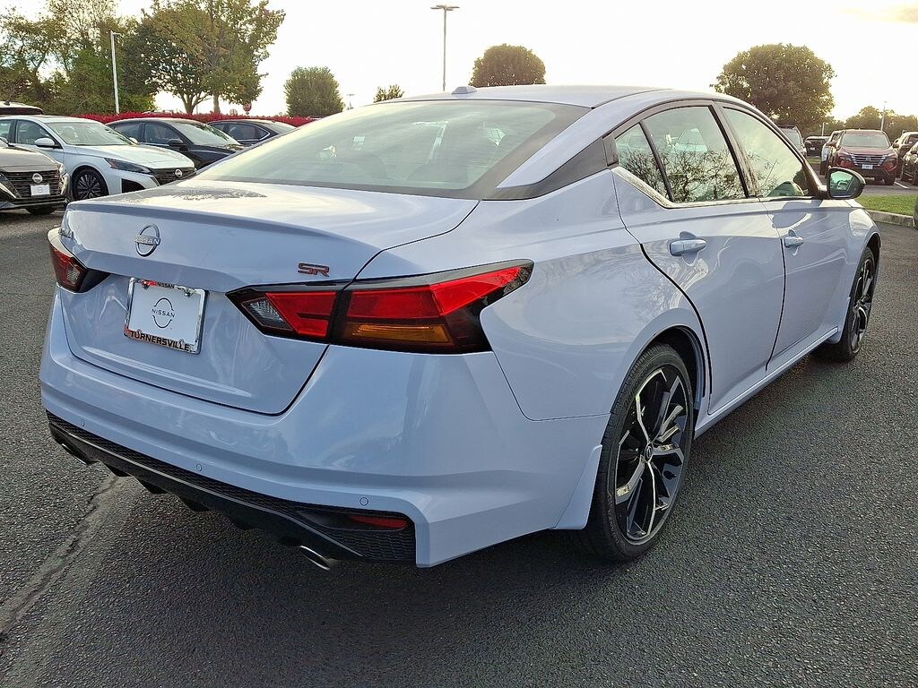 New 2025 Nissan Altima SR Sedan