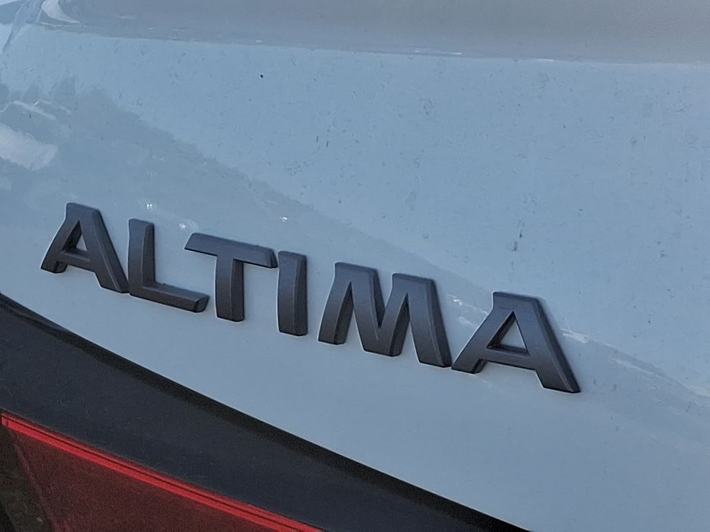 2025 Nissan Altima S - Photo 10