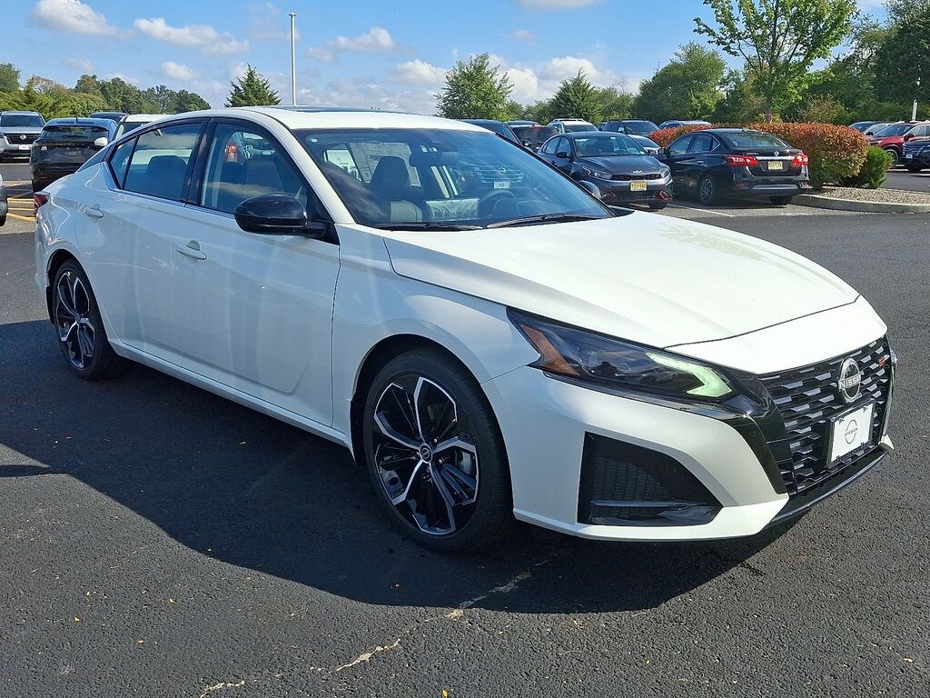 New 2025 Nissan Altima SR Sedan