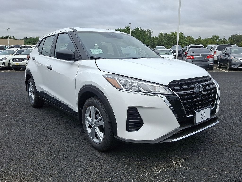 New 2025 Nissan Kicks Play S SUV