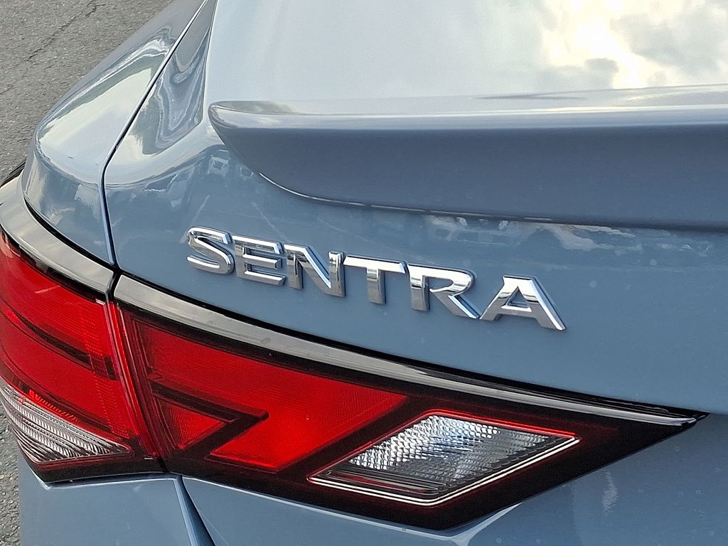2025 Nissan Sentra SR - Photo 11