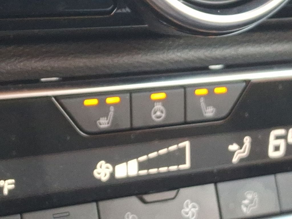 2025 Nissan Sentra SV - Photo 25