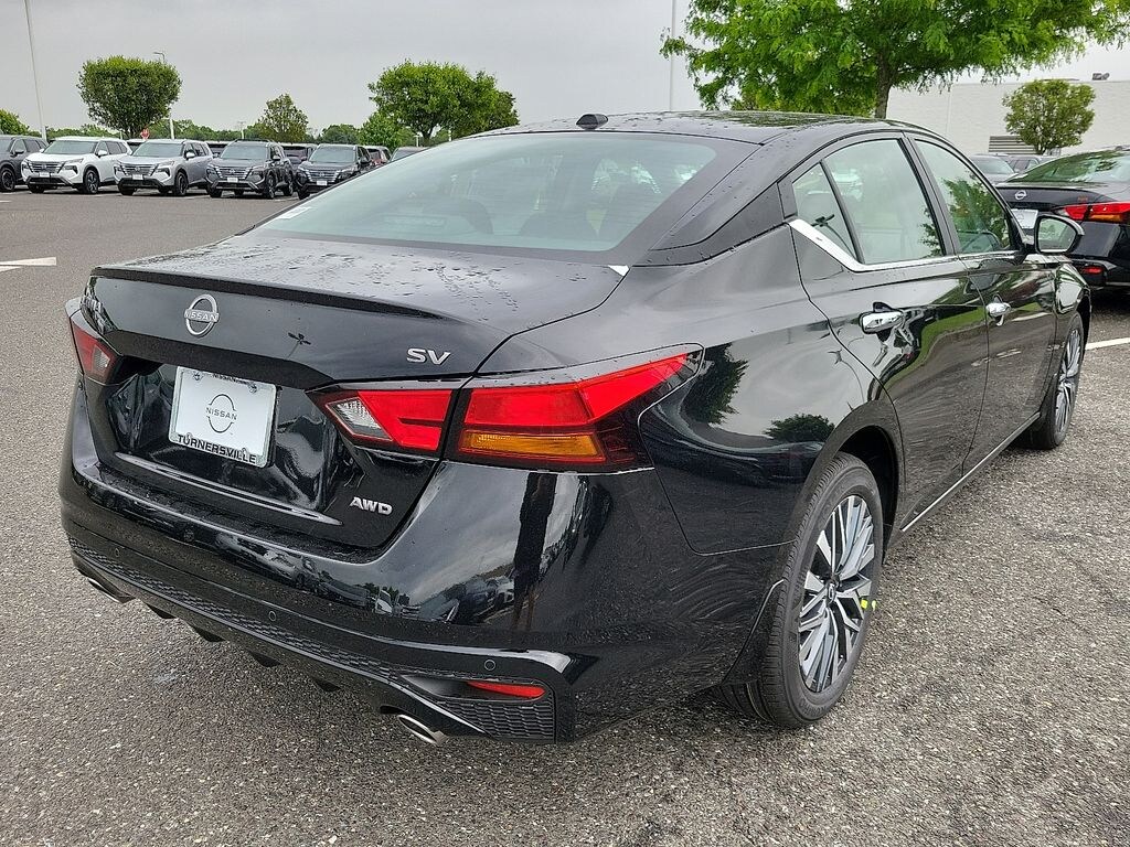 New 2025 Nissan Altima SV Sedan