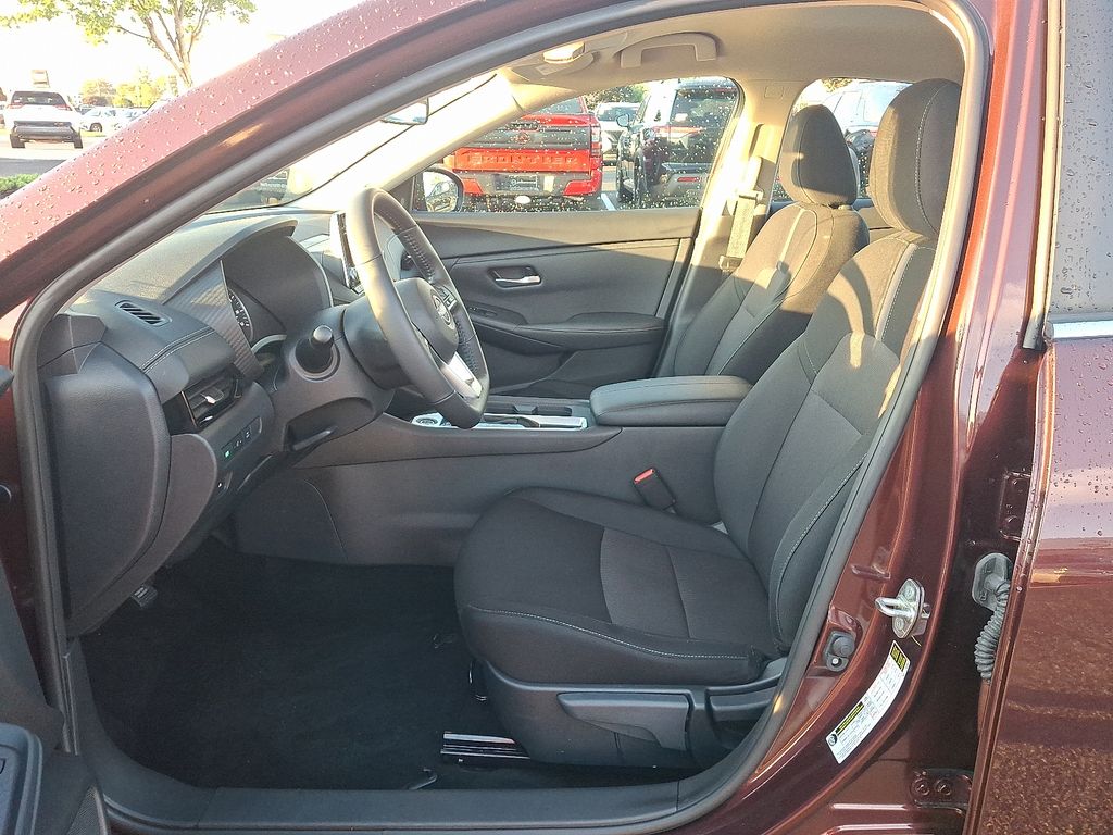 2025 Nissan Sentra SV - Photo 14